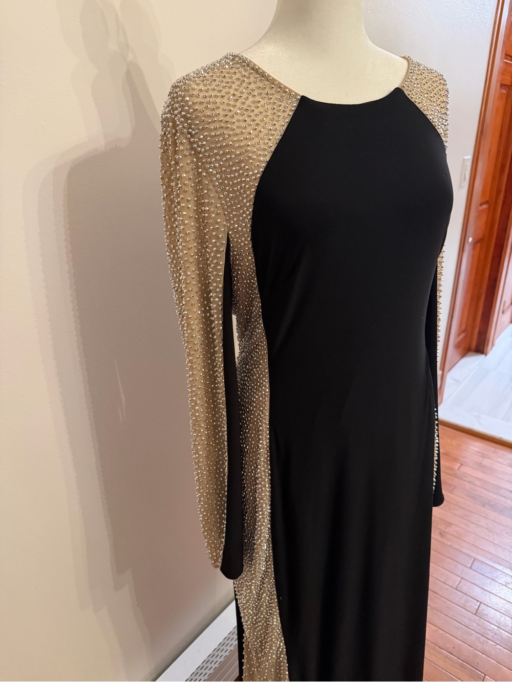 XSCAPE Madison Caviar Beaded Panel Jersey Gown Black Cream Long Sleeve Size 12 - Picture 6 of 16